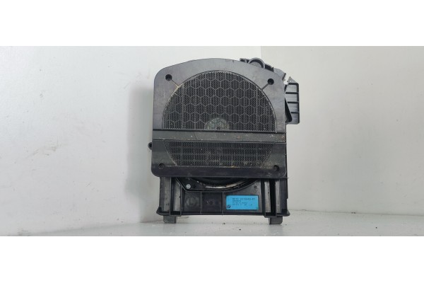 Recambio de sistema audio / radio cd para bmw serie 5 touring (f11) 518d referencia OEM IAM 2748005701  