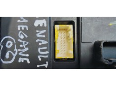 Recambio de mando climatizador para renault megane ii berlina 3p confort dynamique referencia OEM IAM 8200407123  