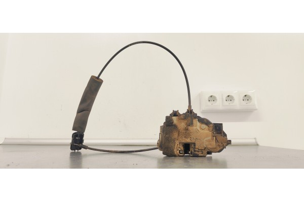 Recambio de cerradura puerta delantera izquierda para renault scenic iii 1.9 dci 130 referencia OEM IAM 805030006R  