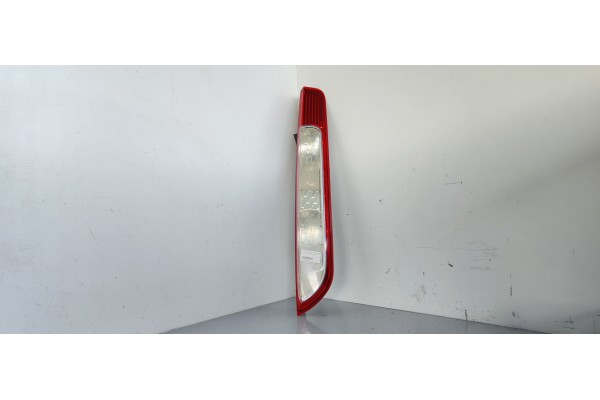 Recambio de piloto trasero derecho para ford focus berlina (cap) 1.6 16v cat referencia OEM IAM   