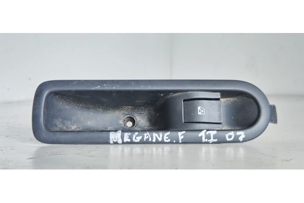 Recambio de mando elevalunas trasero izquierdo para renault megane ii familiar authentique referencia OEM IAM   