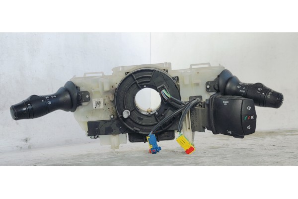 Recambio de mando multifuncion para renault laguna iii 2.0 dci referencia OEM IAM 255670001R  