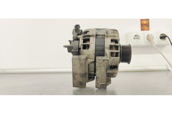 Recambio de alternador para opel insignia berlina 2.0 cdti 170 fap referencia OEM IAM 39007852  