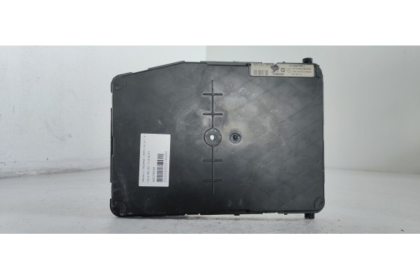 Recambio de caja reles / fusibles para renault megane ii berlina 3p 1.6 16v referencia OEM IAM 8200780028  