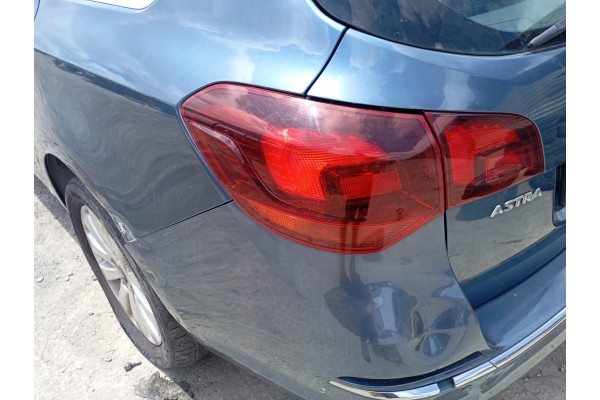 Recambio de piloto trasero izquierdo para opel astra j sports tourer enjoy referencia OEM IAM   