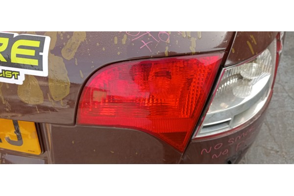 Recambio de piloto trasero derecho interior para audi a4 avant (8e) 2.0 tdi referencia OEM IAM   