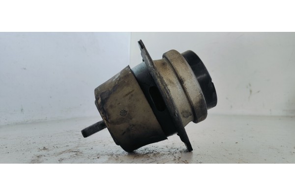 Recambio de soporte motor izquierdo para volkswagen touareg (7la) v6 referencia OEM IAM 7L6199131A  