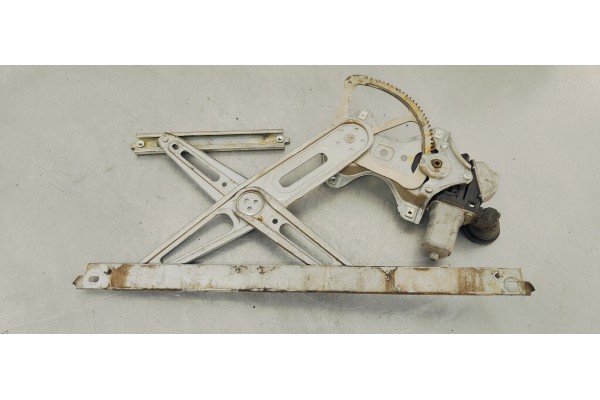 Recambio de elevalunas delantero izquierdo para toyota yaris 1.0 i 68 referencia OEM IAM 857200D210  