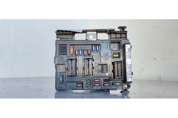 Recambio de caja reles / fusibles para peugeot partner (s2) combiespace referencia OEM IAM 965061858000  