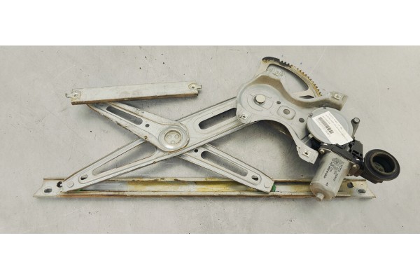 Recambio de elevalunas delantero derecho para toyota yaris 1.0 i 68 referencia OEM IAM 857100D100  