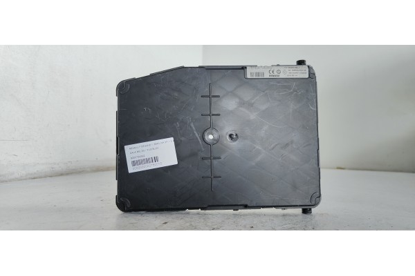 Recambio de caja reles / fusibles para renault megane ii berlina 3p 1.5 dci diesel referencia OEM IAM 8200724392  