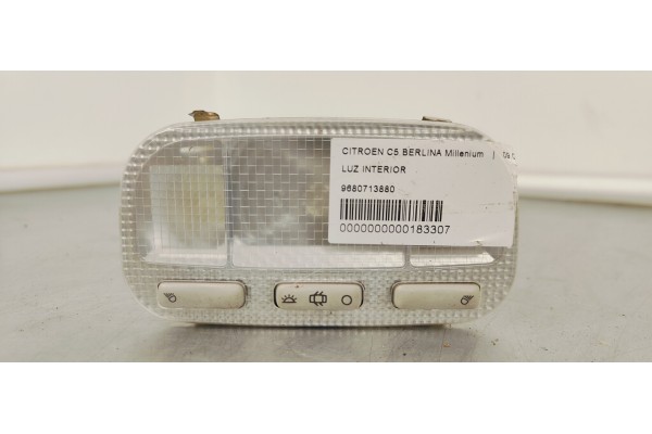 Recambio de luz interior para citroen c5 berlina millenium referencia OEM IAM 9680713880  