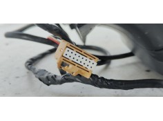 Recambio de retrovisor izquierdo para audi a4 berlina (8e) 1.9 tdi referencia OEM IAM 010681  