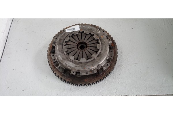 Recambio de kit embrague para kia sephia ll 1.6 cat referencia OEM IAM   