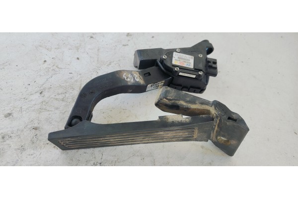 Recambio de pedal acelerador para hyundai i40 style referencia OEM IAM 327263Z000  