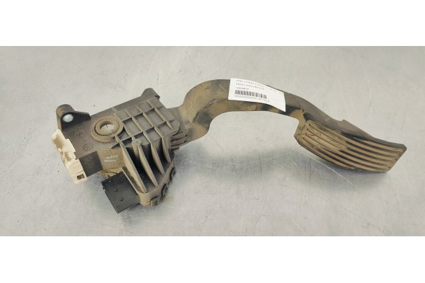 Recambio de pedal acelerador para opel corsa d enjoy referencia OEM IAM 13305804  