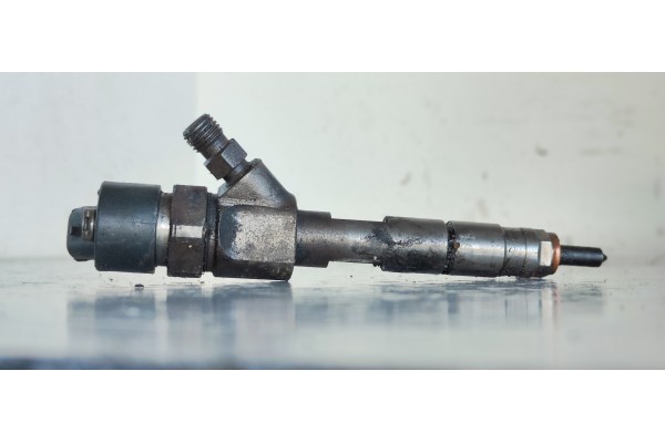 Recambio de inyector para renault scenic ii 1.9 dci diesel referencia OEM IAM 0445110110B  