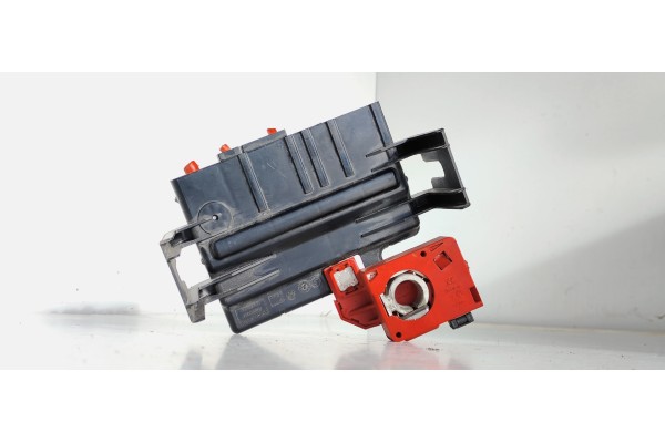 Recambio de caja reles / fusibles para bmw serie 3 touring (e91) 3.0 turbodiesel cat referencia OEM IAM 10688710  