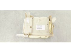 CAJA RELES / FUSIBLES 8273052F80 