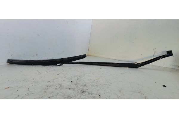 Recambio de brazo limpia delantero derecho para hyundai i40 style referencia OEM IAM VFLPA2264  