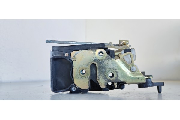 Recambio de cerradura puerta trasera derecha para daewoo tacuma 1.6 cat referencia OEM IAM   