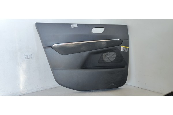 Recambio de guarnecido puerta delantera izquierda para peugeot 3008 active referencia OEM IAM   