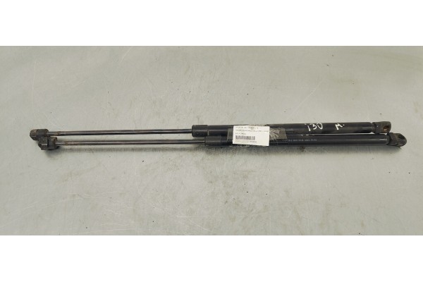 Recambio de amortiguadores maletero / porton para hyundai i30 1.6 crdi 115 referencia OEM IAM 817712R000  