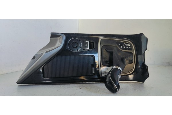 Recambio de consola central para hyundai i40 style referencia OEM IAM 846703Z000  