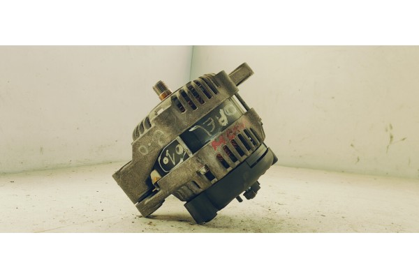 Recambio de alternador para opel insignia berlina cosmo 4x4 referencia OEM IAM 13502583  