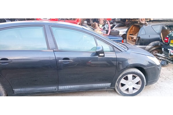 Recambio de puerta delantera derecha para citroen c4 berlina 1.6 16v hdi referencia OEM IAM   