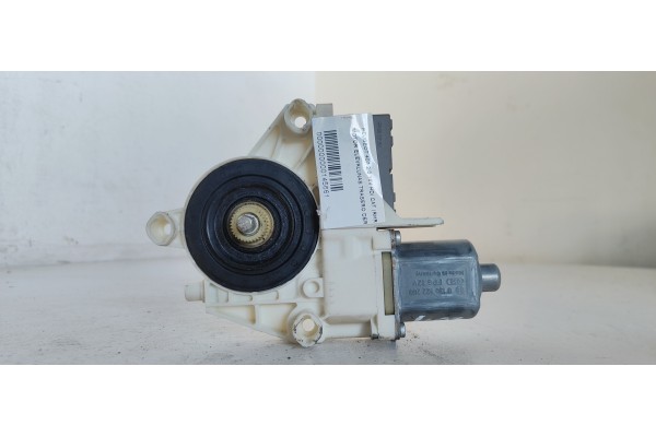 Recambio de motor elevalunas trasero derecho para peugeot 407 st sport referencia OEM IAM   