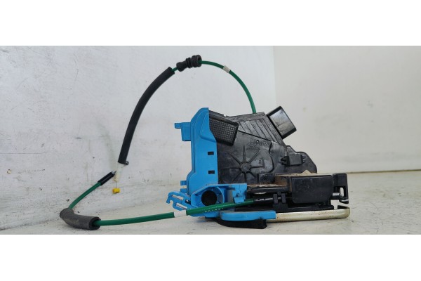 Recambio de cerradura puerta trasera derecha para hyundai i30 (gd) trend referencia OEM IAM 81420A6100  