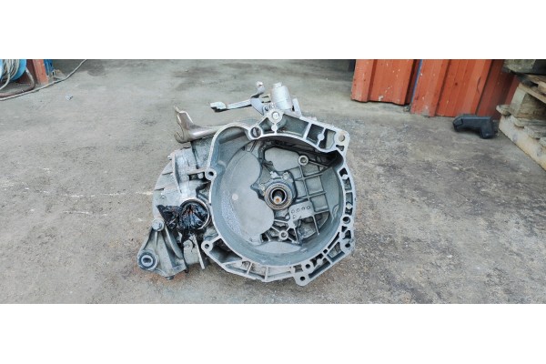 Recambio de caja cambios para opel corsa d referencia OEM IAM 55193621  