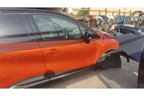 Recambio de puerta delantera derecha para renault captur 1.5 dci 90 fap referencia OEM IAM   