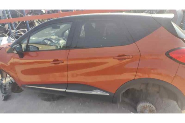 Recambio de puerta trasera izquierda para renault captur 1.5 dci 90 fap referencia OEM IAM   