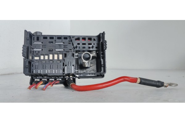 Recambio de caja reles / fusibles para opel insignia berlina edition referencia OEM IAM 20999170  