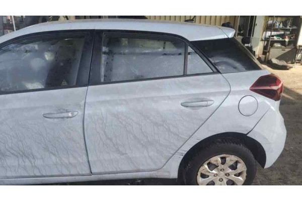 Recambio de puerta trasera izquierda para hyundai i20 active 1.0 i turbo 100 fap referencia OEM IAM   
