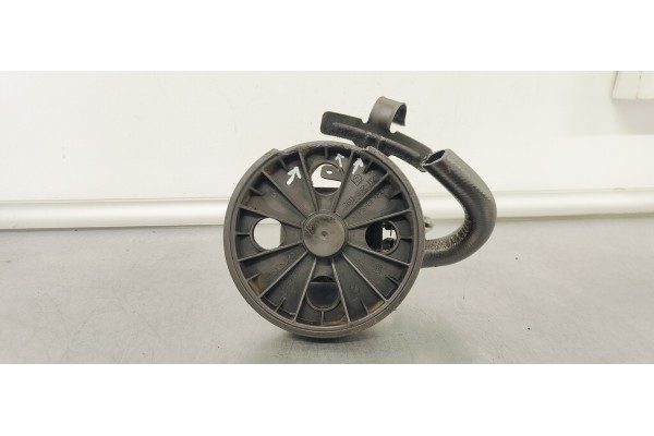 Recambio de bomba direccion para volvo s80 berlina 2.4 d referencia OEM IAM 8683376  