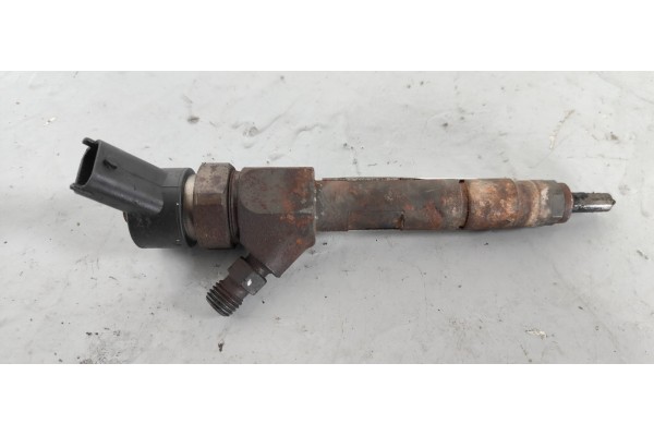 Recambio de inyector para renault megane ii berlina 5p 1.9 dci diesel referencia OEM IAM 0445110110B  