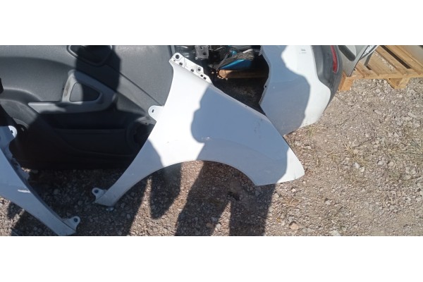 Recambio de aleta delantera derecha para peugeot 3008 active referencia OEM IAM   