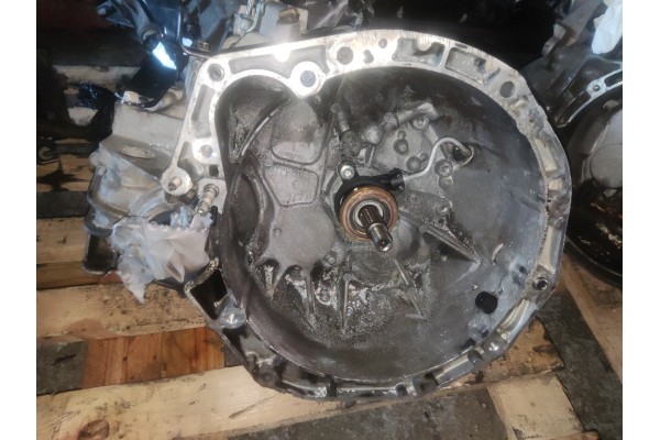 Recambio de caja cambios para nissan primera berlina (p12) line up referencia OEM IAM 8200361232  