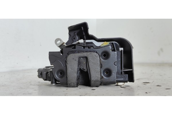 Recambio de cerradura puerta trasera izquierda para ford mondeo sportbreak (ca2) titanium referencia OEM IAM   