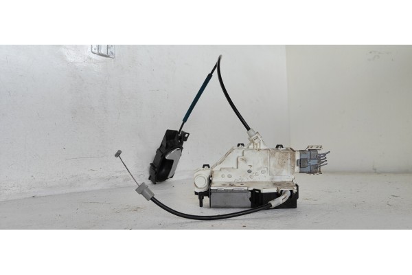 Recambio de cerradura puerta trasera derecha para peugeot 407 st sport referencia OEM IAM 9686691880  