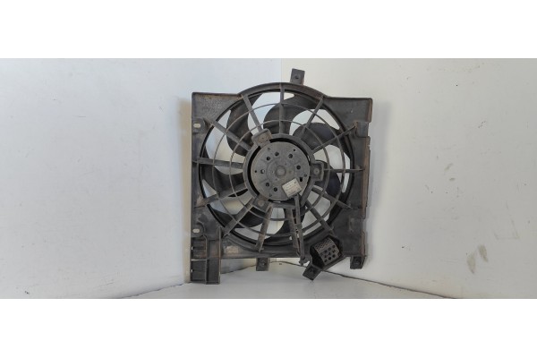 Recambio de electroventilador para opel zafira b 1.9 cdti referencia OEM IAM 0130303975  