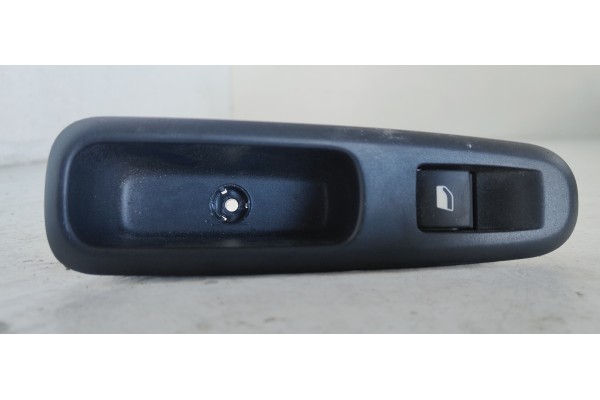 Recambio de mando elevalunas trasero derecho para peugeot 3008 active referencia OEM IAM   