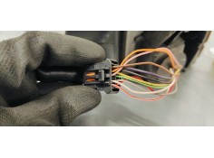 Recambio de retrovisor izquierdo para peugeot 308 1.5 hdi 130 fap referencia OEM IAM E20312230  