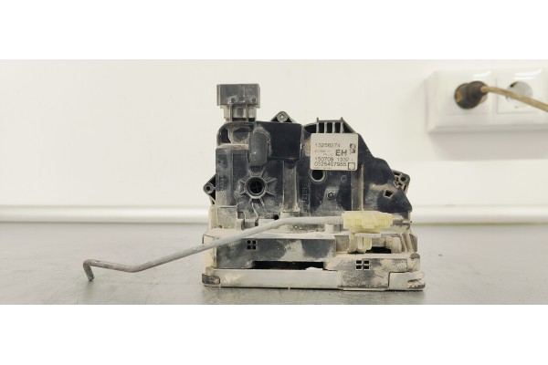 Recambio de cerradura puerta delantera derecha para opel corsa d enjoy referencia OEM IAM 13258274  