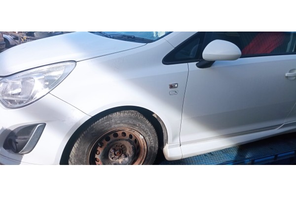 Recambio de aleta delantera izquierda para opel corsa d innovation referencia OEM IAM   