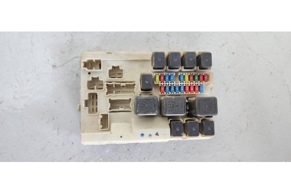 Recambio de caja reles / fusibles para nissan murano (z50) básico referencia OEM IAM 284B7CD710  