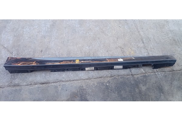 Recambio de faldon lateral para bmw serie 3 lim. (f30) 2.0 turbodiesel referencia OEM IAM   